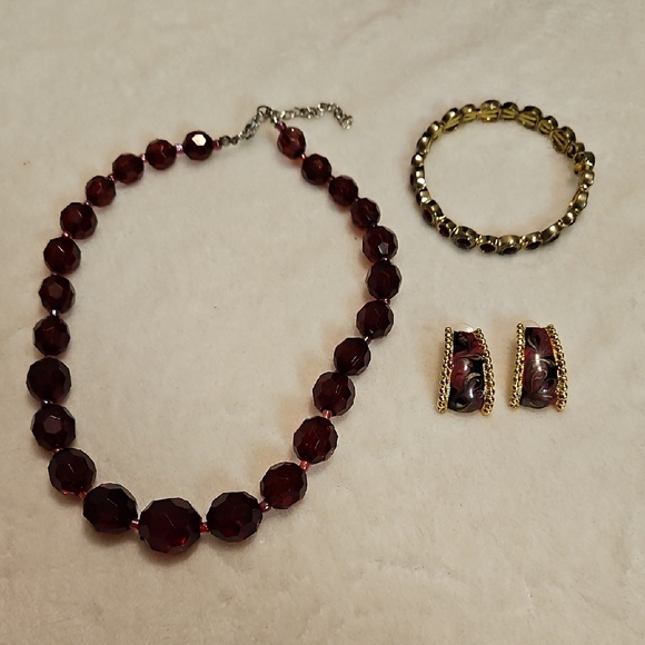 Jewelry - Elegant Burgundy Jewelry Set
